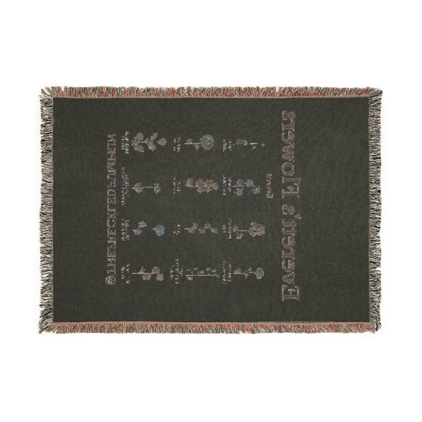 šEverettās Flowers Cozy Woven Blanket